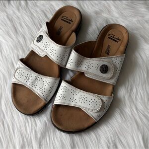 🤍🤍Clarks Women's White Sandals with Velcro Straps
